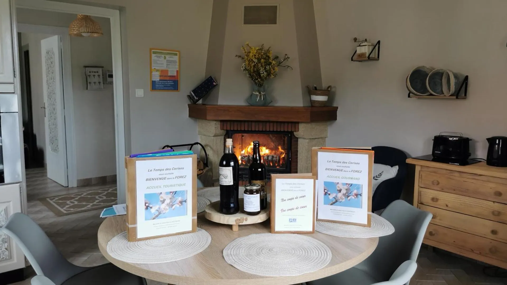 Le Temps Des Cerises Villa Saint-Georges-en-Couzan Holiday home