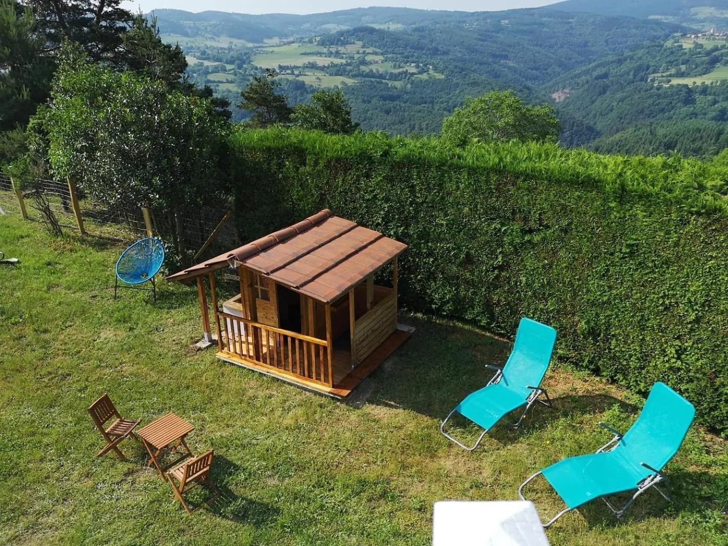 Le Temps Des Cerises Villa Saint-Georges-en-Couzan Holiday home