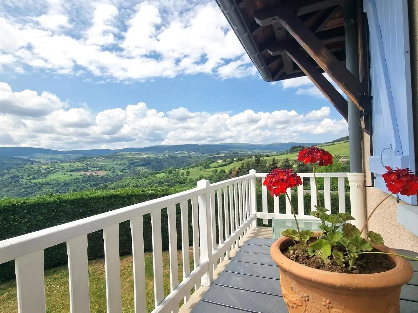Holiday home Le Temps Des Cerises Villa Saint-Georges-en-Couzan
