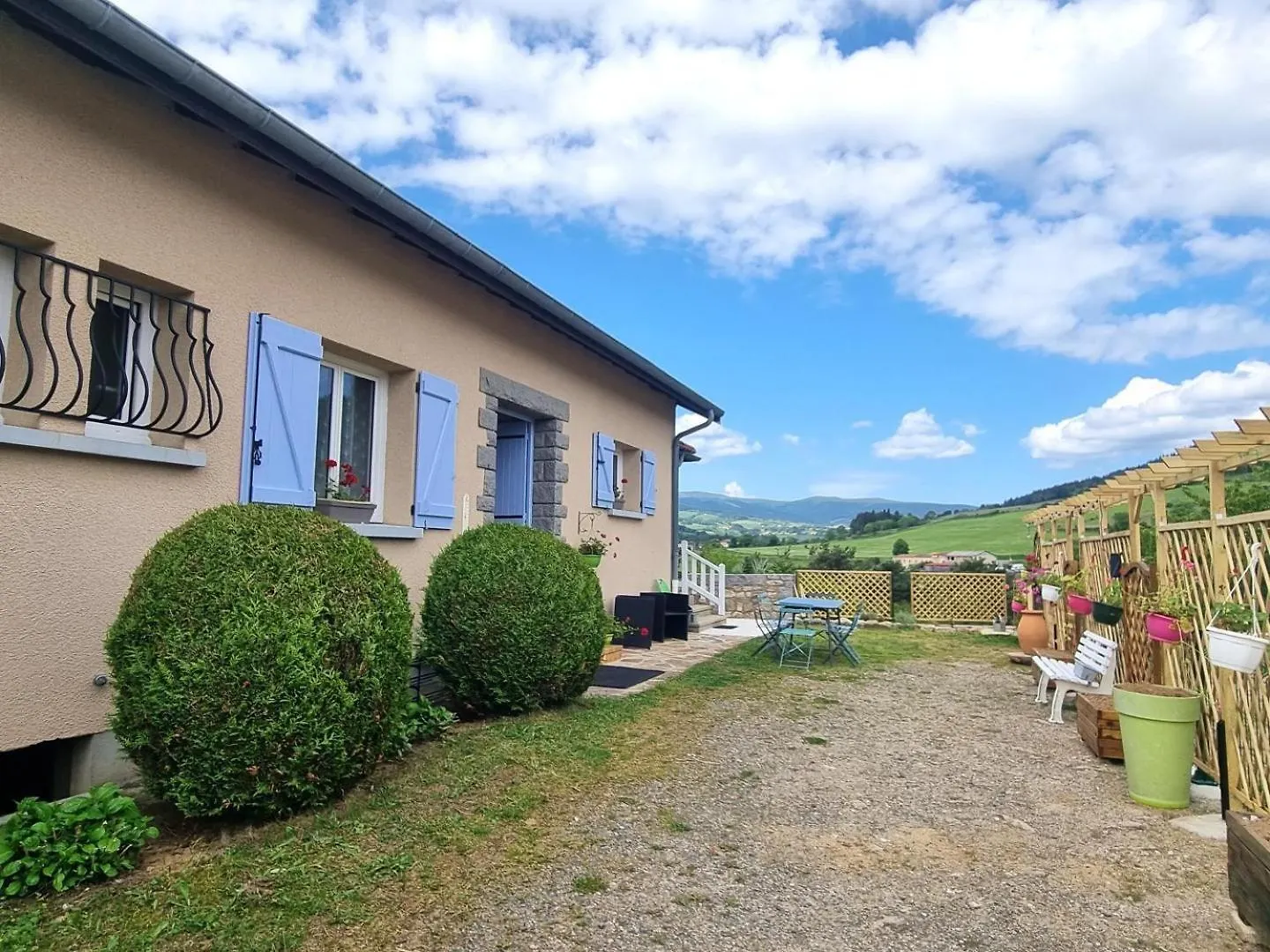 Holiday home Le Temps Des Cerises Villa Saint-Georges-en-Couzan France